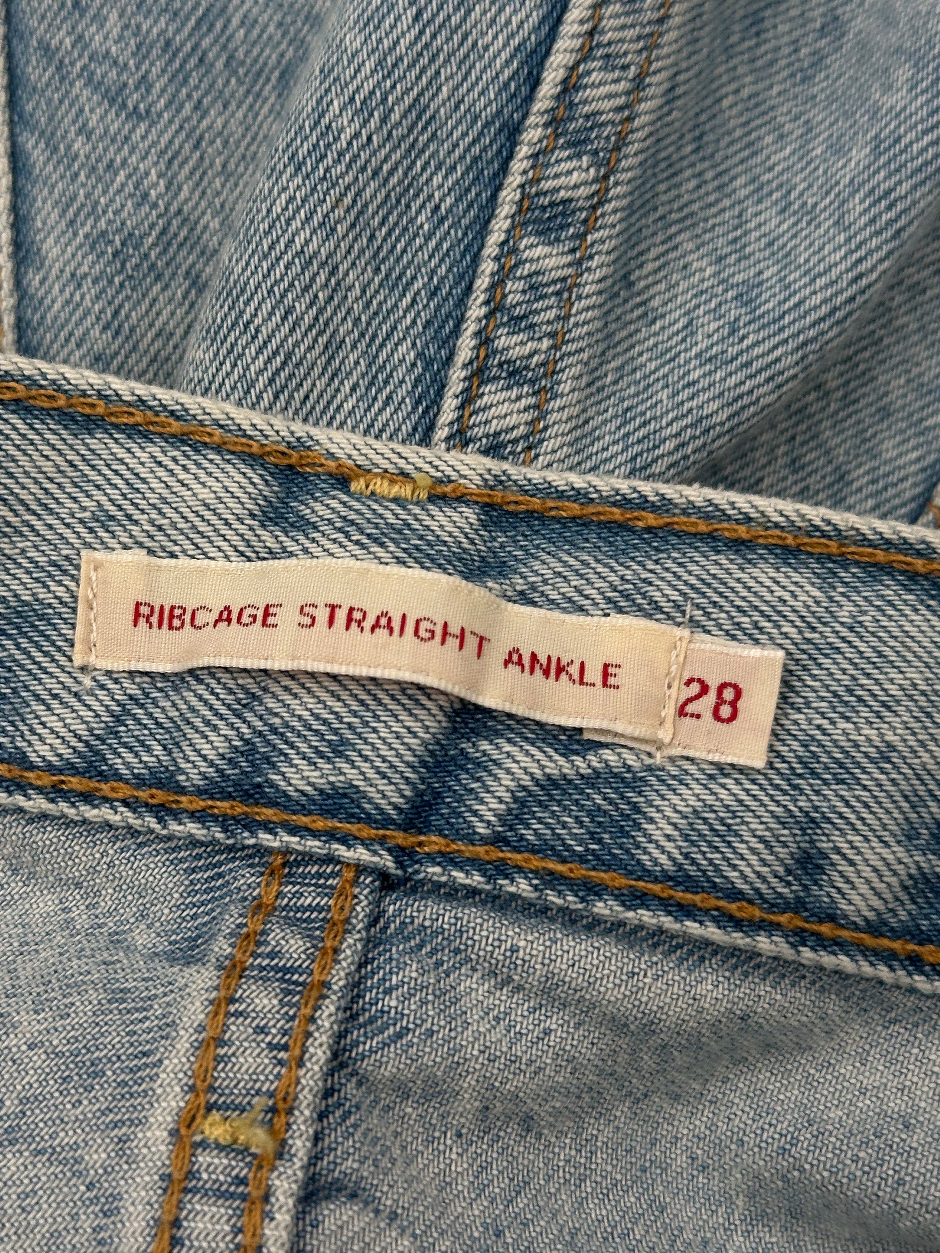 Levi’s Ribcage Straight Ankle Jeans